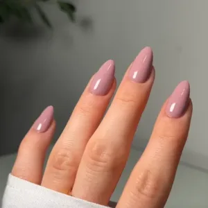 nail-lacquer-youve-got-that-glas-glow